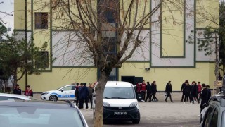 Lisede tartıştığı okul arkadaşını tornavida ile yaraladı