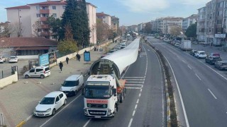 Lüleburgazda dev rüzgar gülü türbinleri böyle taşındı