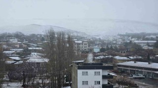 Malatyanın Darende ilçesi beyaza büründü