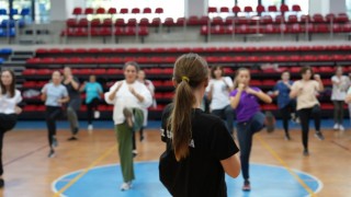 Maltepe Belediyesinden kadınlara spor ve savunma dersleri