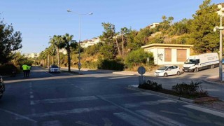 Manavgatta motosiklet ile otomobil kavşakta çarpıştı: 1 yaralı