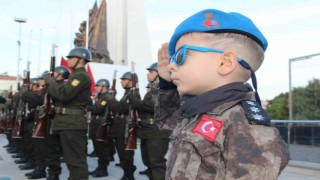 Manisalılar 7den 70e Atatürkü andı