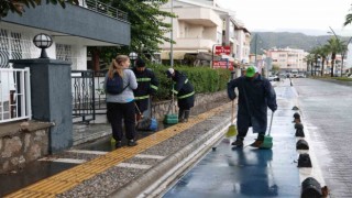 Marmariste belediye ekiplerinin yağmur mesaisi sürüyor