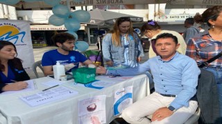 Mersinde Diyabet Gününde vatandaşların şeker ölçümleri yapıldı
