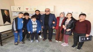 Mezunu olduğu okulda kendisi gibi görme engellilere 40 yıldır öğretmenlik yapıyor