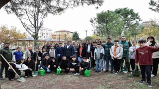 Millet Bahçesine 30 fıstık çamı dikildi