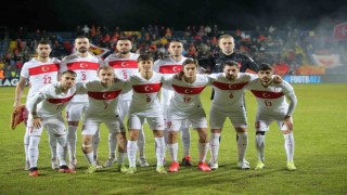 Milliler, A Ligi için play-off oynayacak