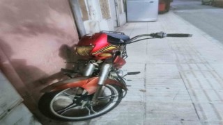 Motosiklet hırsızları polisten kaçamadı