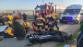 Motosiklet ile hafif ticari araç çarpıştı: 1 yaralı
