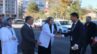 Müdür Güzeltaş, Ahlattaki sağlık kuruluşlarında incelemelerde bulundu