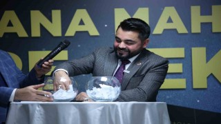 Muhtar umre vaadini tuttu, kura ile belirlediği 5 kişiyi umreye gönderiyor