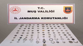 Muşta Bizans dönemine ait tarihi eserler ele geçirildi, 2 kişi gözaltına alındı