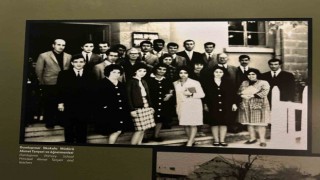 Müzede gezerken 14 yıl önce ölen annesinin fotoğrafını görünce şoke oldu