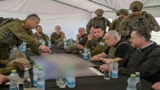 Netanyahu, Gazzeyi ikiye bölen Netzarim Koridoruna gitti