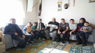 Niğdede 10 erkek çocuğu olan babanın kız olmasını umduğu 11. çocuğu da erkek oldu