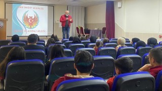 Niğdede öğrenciler emniyet ekiplerince bilgilendiriliyor