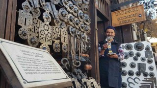 Ödülünü Cumhurbaşkanı Erdooğanın elinden alan UNESCO tescilli kilit ustası Özdemir: “Bu duygu tarif edilemez”