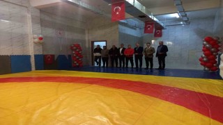 Okulda güreş salonu açtılar