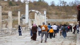 ‘Okuma Seferberliği Projesi ödül töreni Yatağanda yapıldı