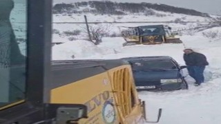 Orduda kar nedeniyle yolda mahsur kalan vatandaş kurtarıldı