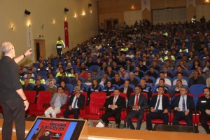 Osmaniye İl Emniyet Müdürlüğü Personeline "İnsana Yolculuk" Söyleşisi