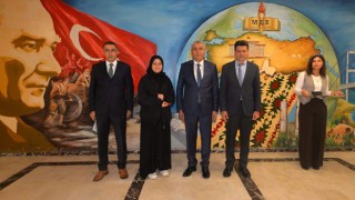 Osmaniye’de “Anılarda Öğretmen” Yarışmalarının Birincileri Ödüllerini Aldı