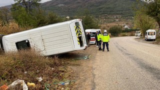 Osmaniye'de Okul Servisi Takla Attı: 2 Yaralı