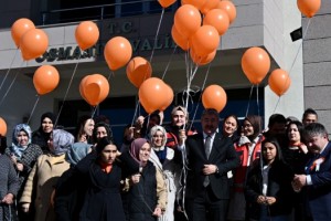 Osmaniye’de Turuncu Balon Etkinliği ile Kadına Şiddete Hayır Mesajı