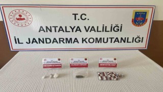 Otobüste üzerinden 5 çeşit uyuşturucu çıkan yolcu tutuklandı