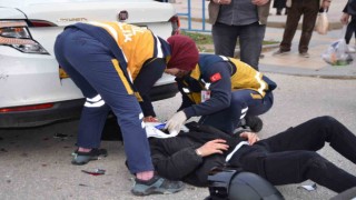 Otomobil ile motosikletin çarpışması sonucu 1 kişi yaralandı