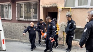 (Özel) Evde 5 gündür mahsur kalan yaşlı çiftin yardımına ekipler yetişti