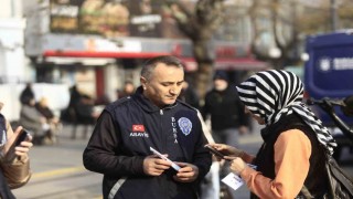 (Özel) Kadınları tek tek durdurup o uygulamayı yüklettiler