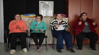 Özel öğrenciler iletişim becerilerini müzikle geliştiriyor