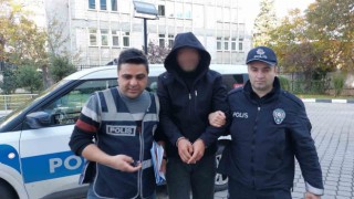 Park halindeki araçtan tencere ve tava çaldı