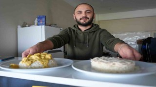 Pilav yaparak hem okuyor hem geçimini sağlıyor