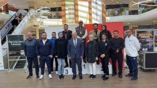 Plato AVMde öğretmenlerin masa tenisi heyecanı