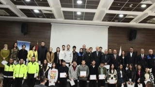 Polis, 6 bin 893 kişiye bilgilendirme yaptı