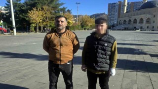 Polis şiddetiyle eli yarıldı denilen çocuğun elini ranzaya vurarak yardığı ortaya çıktı