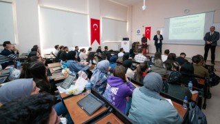 Rektör Levent, Tıp Fakültesi öğrencileriyle bir araya geldi