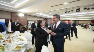 Sadife öğretmen Eskişehir adına başkentte fidan dikti
