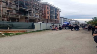 Sakaryada inşaat iskelesinden düşen işçi ağır yaralandı