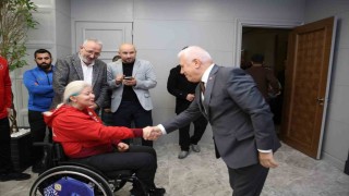 Şampiyon sporculardan Başkan Bozbeye ziyaret