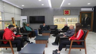 Şampiyonlardan Kabakcıya ziyaret