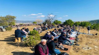Sarıgöllüler yağmur duasına çıktı