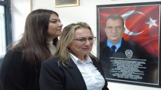 Şehit polisin adı kızının okuduğu ilkokula verildi