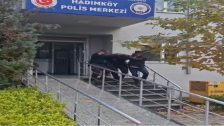 Servis minibüsüne geri geri giderek çarpan sürücü yakalandı