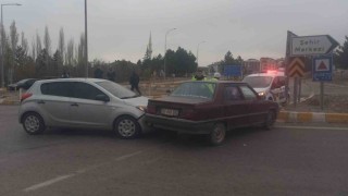 Seydişehirde trafik kazası: 2 yaralı