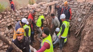 Siirtte ahırın tavanı çöktü, 3 küçükbaş telef oldu