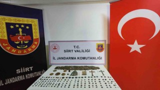Siirtte iki adreste binlerce sikke ve obje ele geçirildi