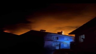 Sobadan çıkan yangın 3 evi küle çevirdi